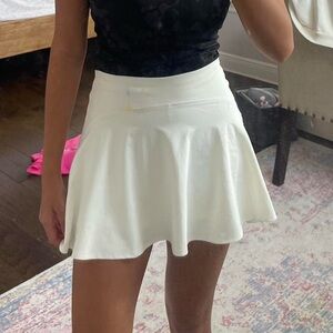 Tennis cute Elegant White Women's Skirt. Size M